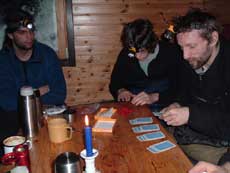 Kartenspielen in der STF Hütte